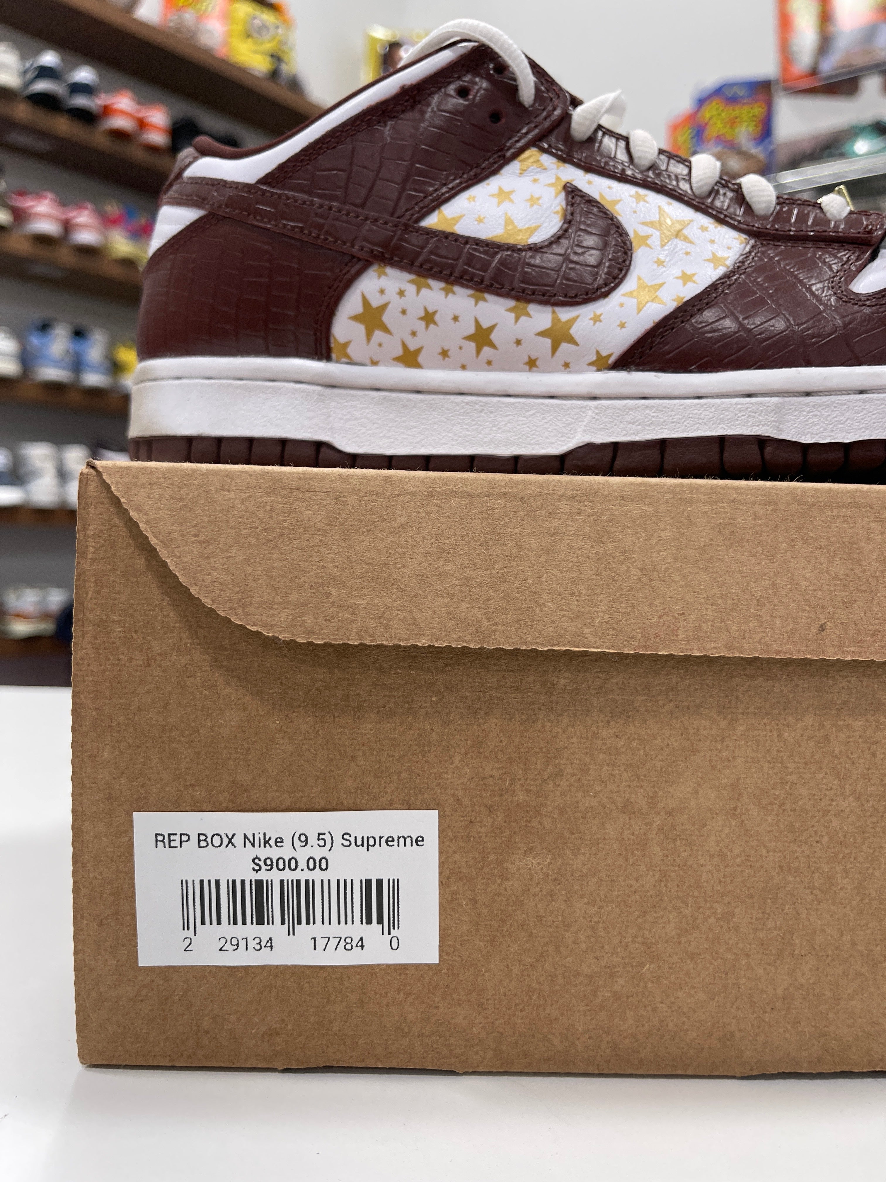 Nike SB Dunk Low Supreme Sz 9.5 Rep Box