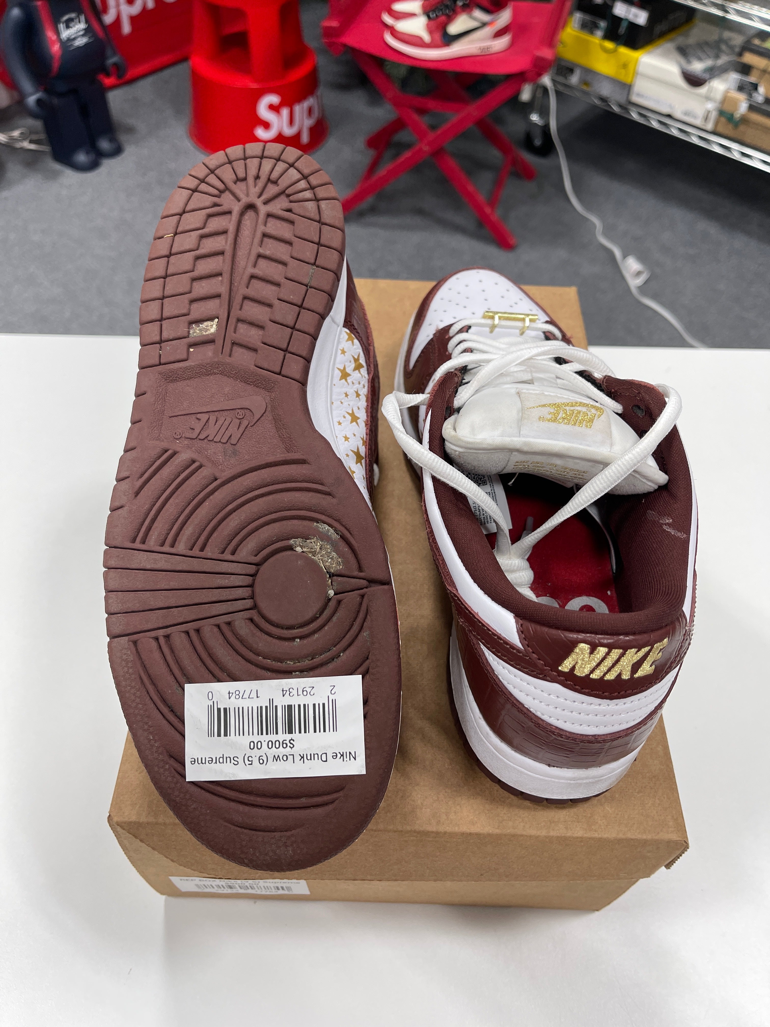 Nike SB Dunk Low Supreme Sz 9.5 Rep Box