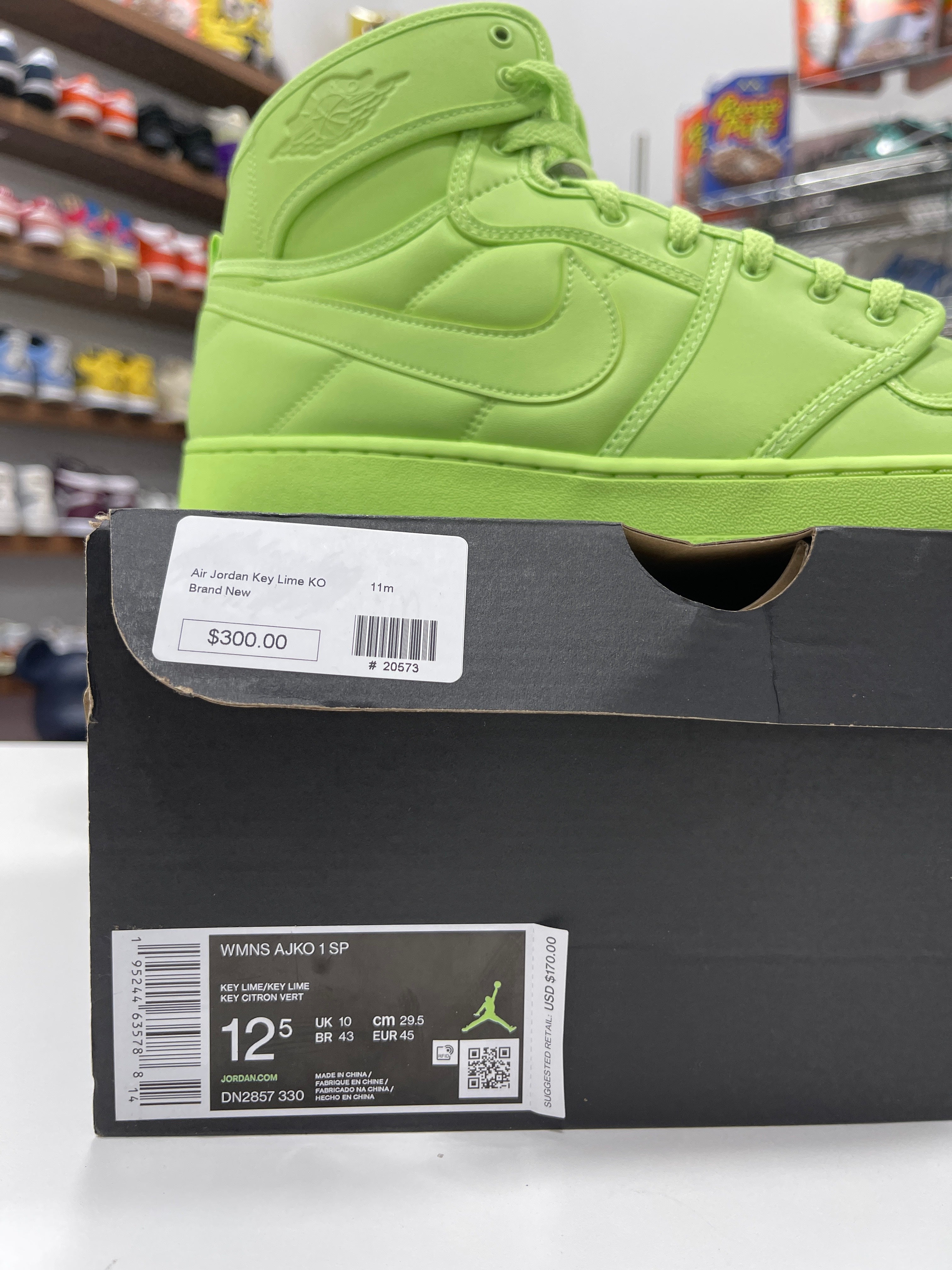 Wmns AJKO 1 "Billie Eillish" Sz 11M / 12.5W