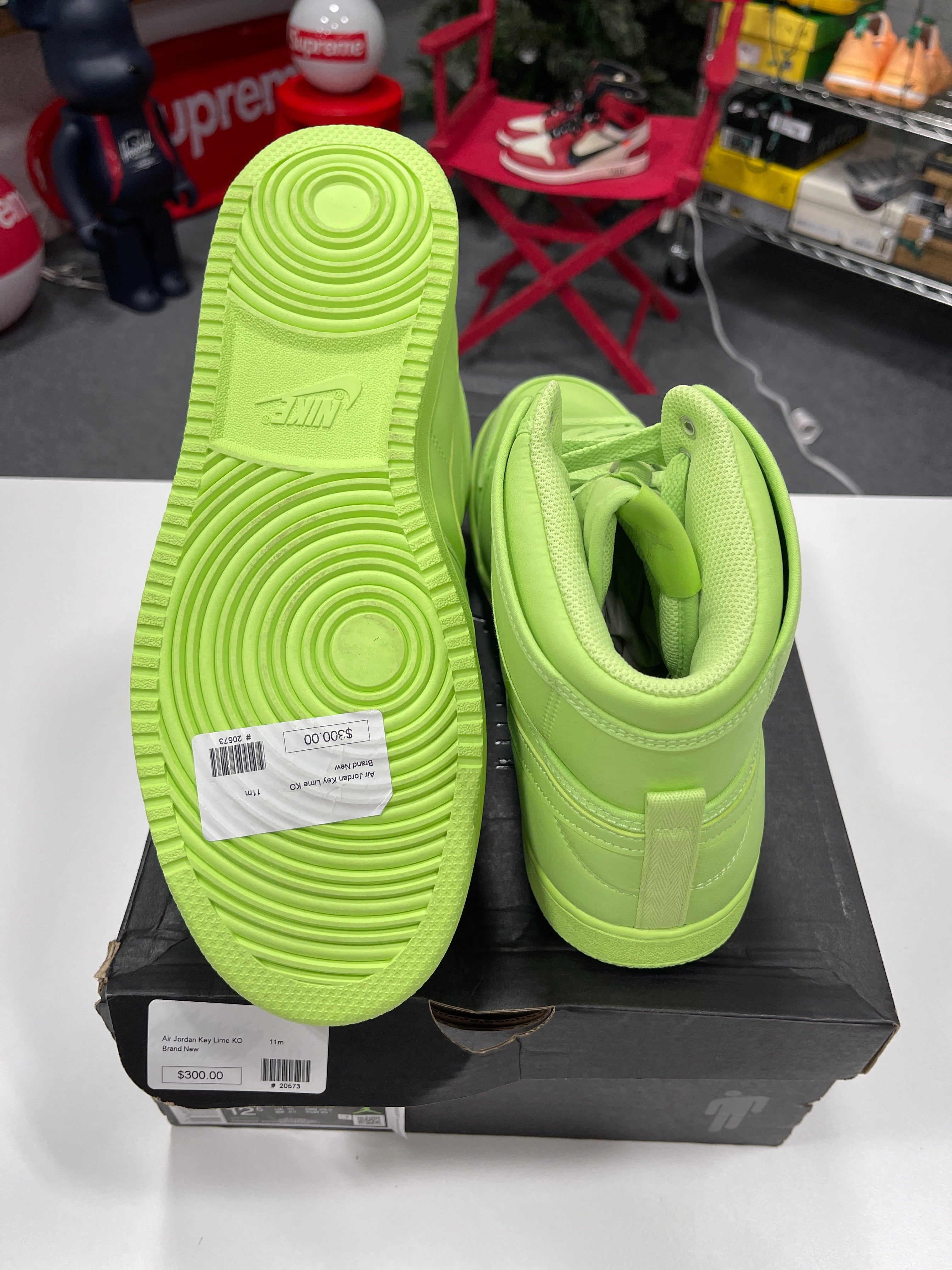 Wmns AJKO 1 "Billie Eillish" Sz 11M / 12.5W