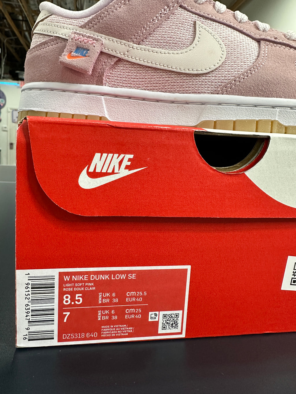 Wmns Nike Dunk Low Sz 8.5