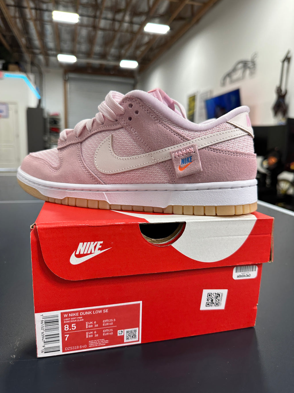 Wmns Nike Dunk Low Sz 8.5