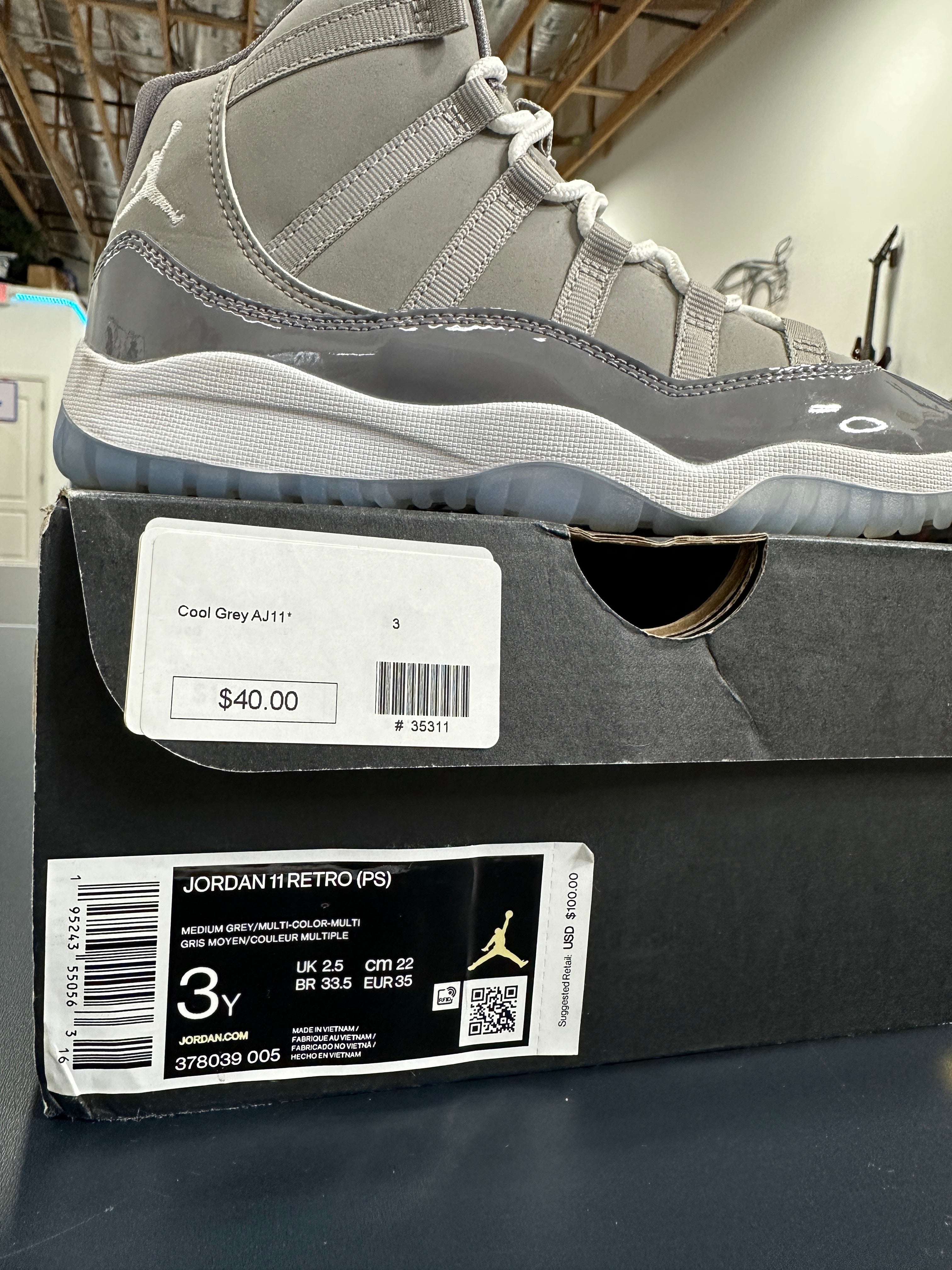 Jordan 11 Cool Grey Sz 3Y