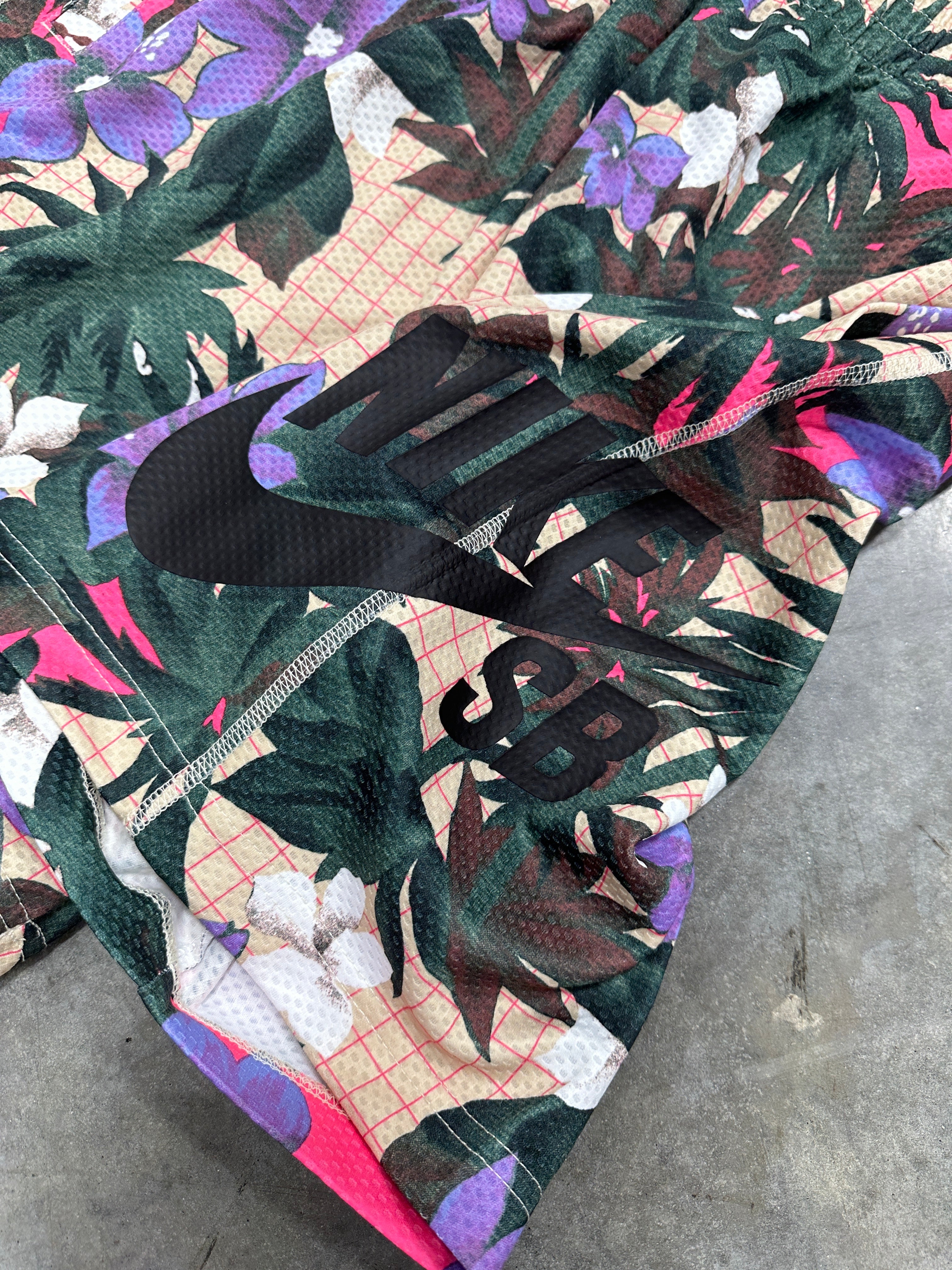 Nike SB Shorts Sz M