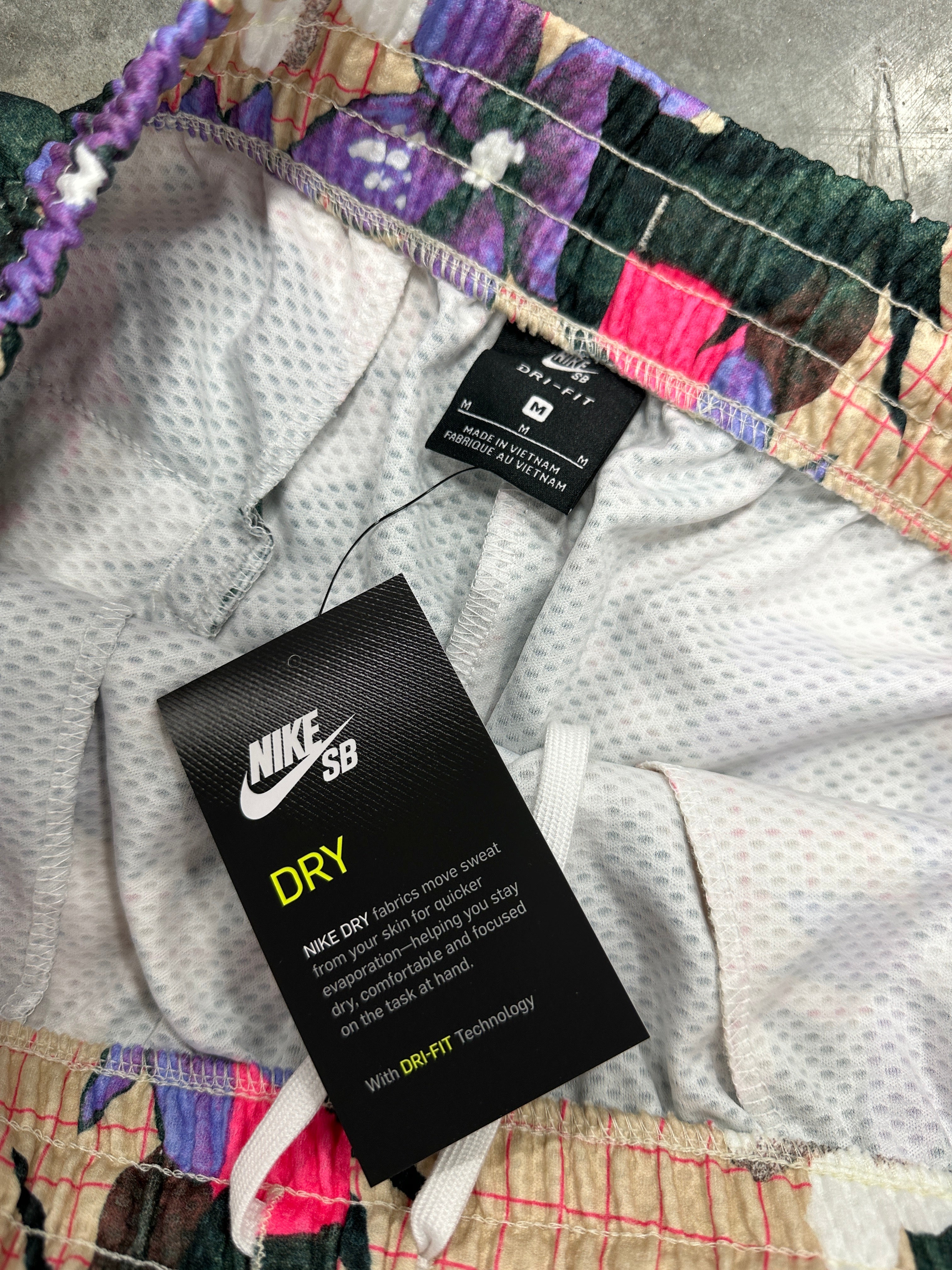 Nike SB Shorts Sz M