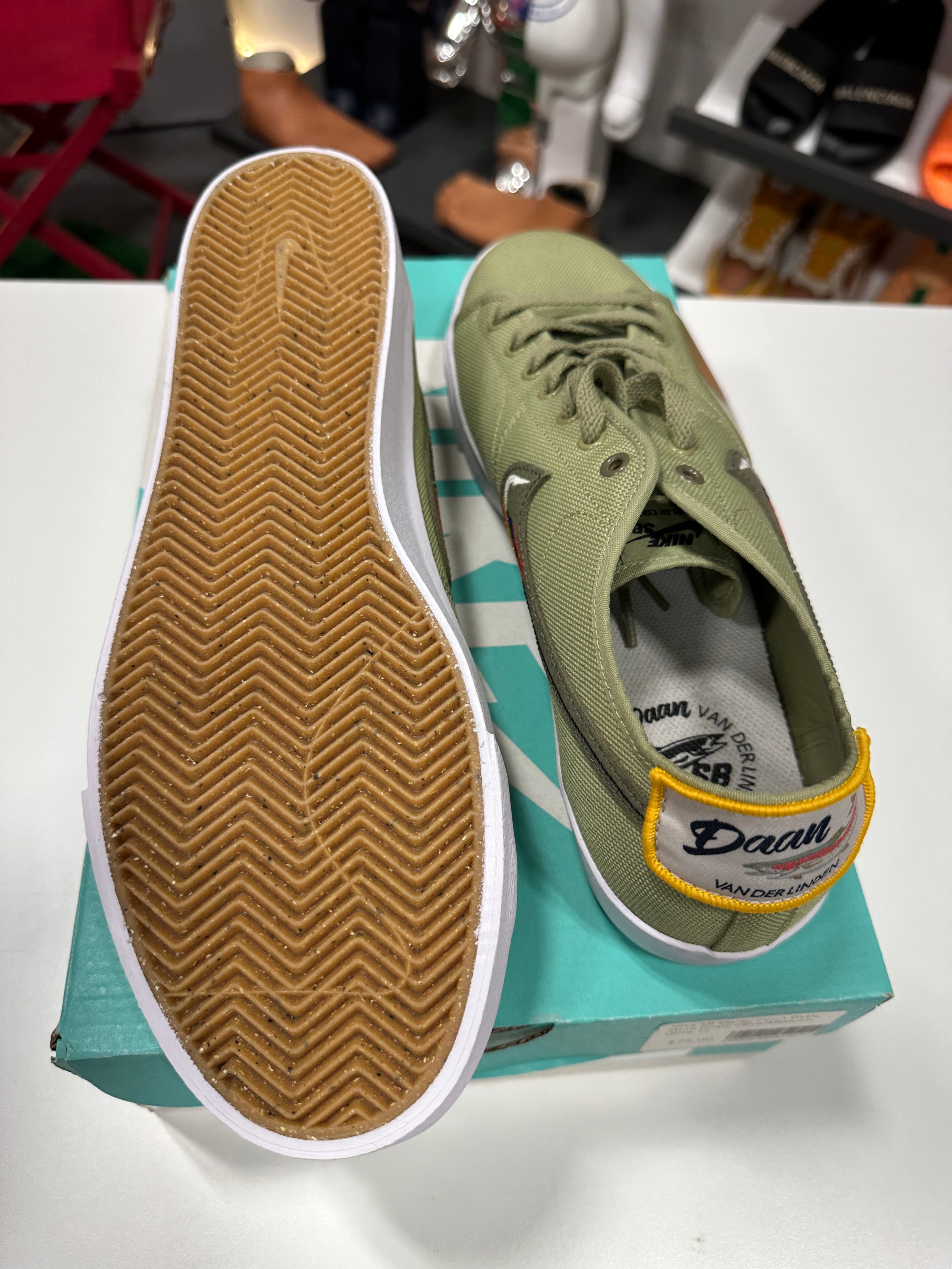NIKE SB BLZR COURT DVDL Sz 12