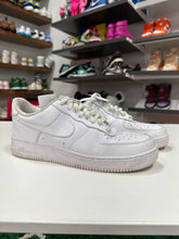 Load image into Gallery viewer, Nike Air Force 1 White Sz 11.5.
