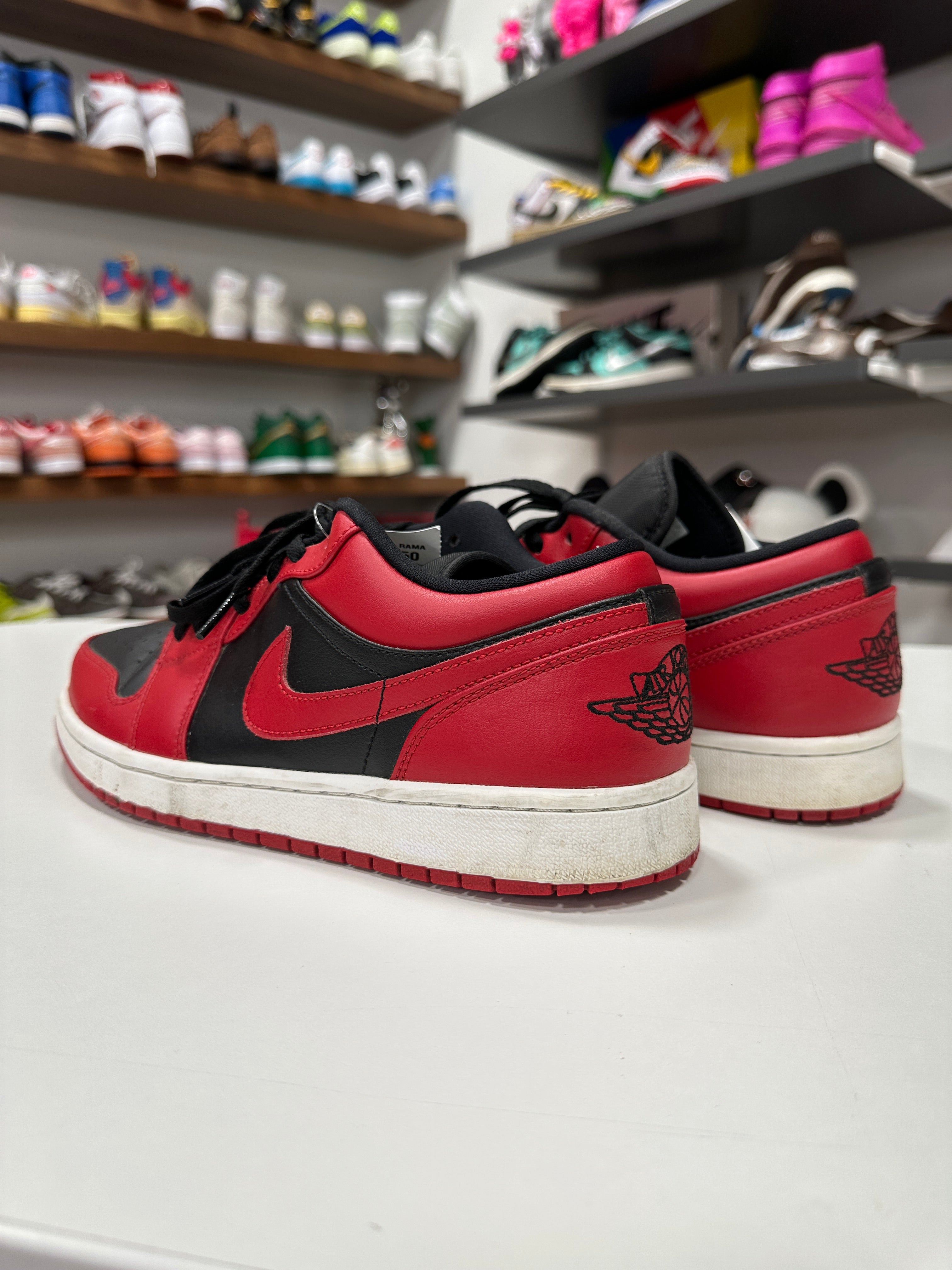 Nike Jordan 1 Low Sz 9.5