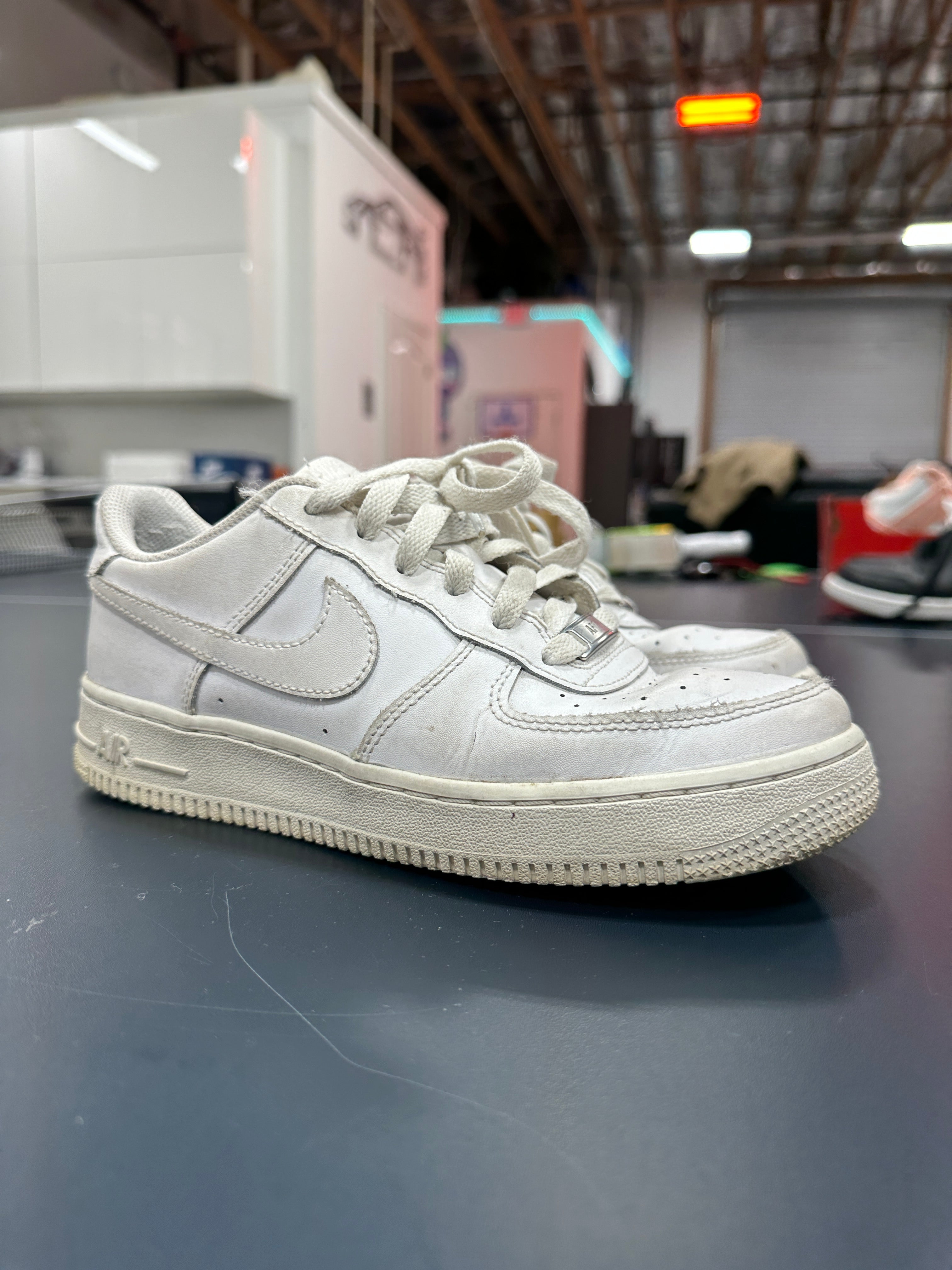 Air Force 1 Low White Sz 5.5Y