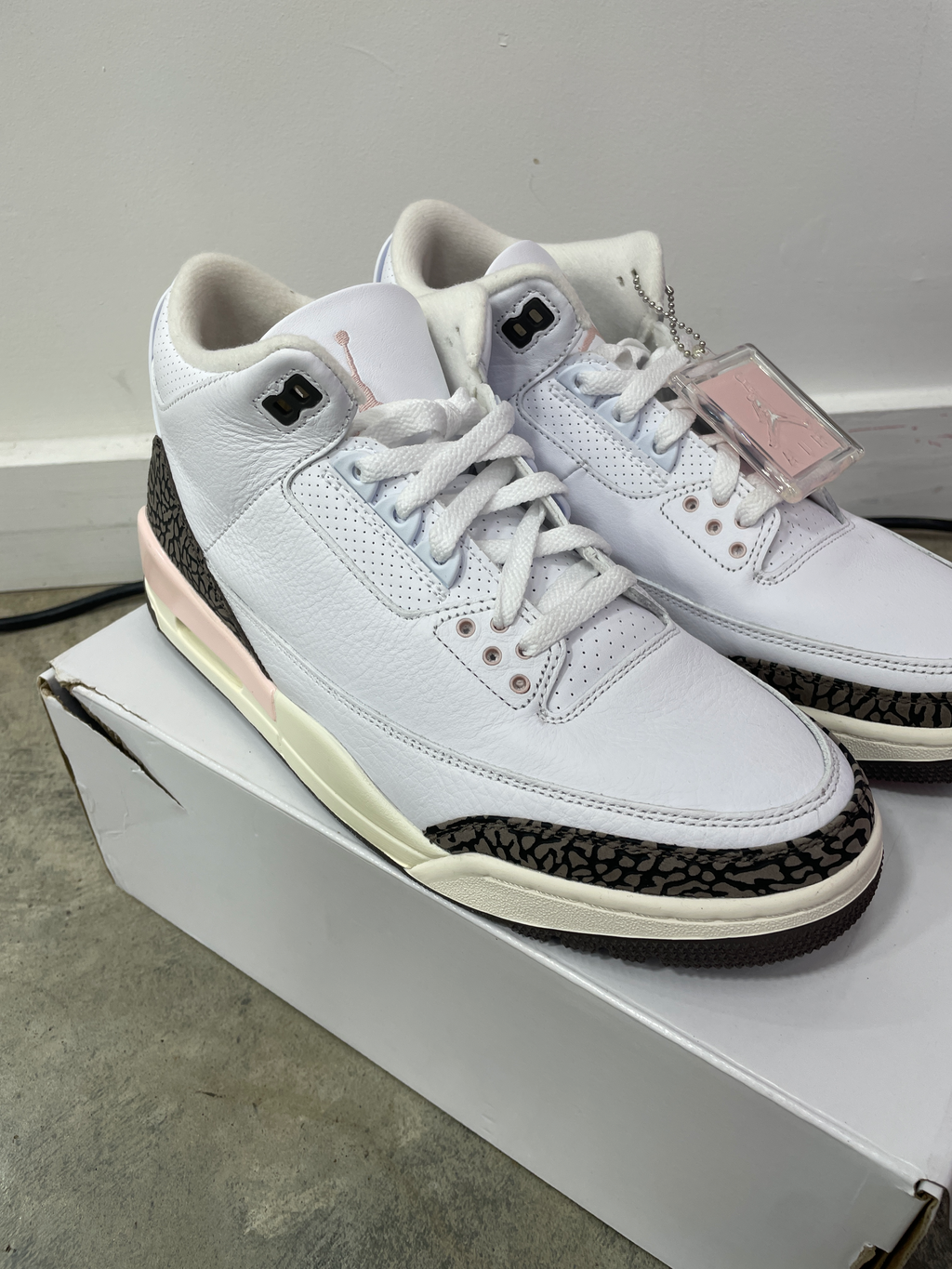Jordan 3 Retro Neapolitan Dark Mocha (W)12 Mens 10.5