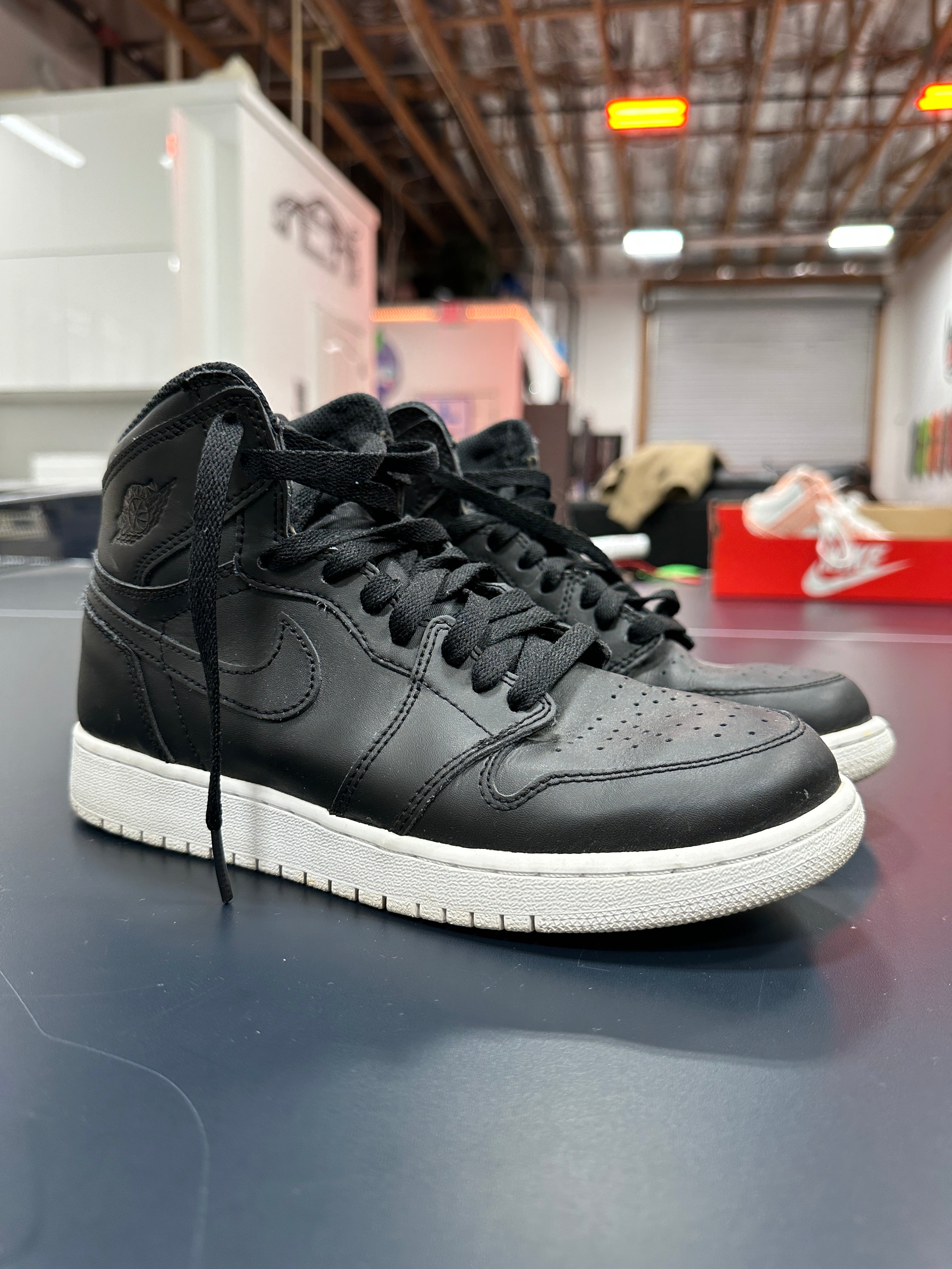 Jordan 1 Retro Cyber Monday (GS) Sz 6Y