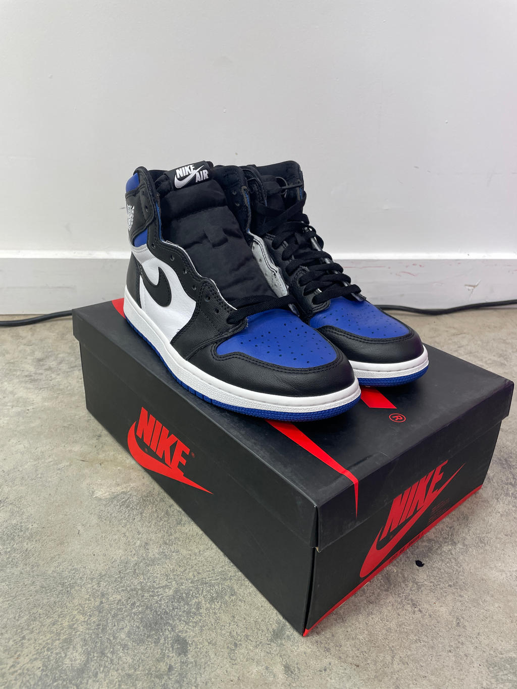 Jordan 1 Retro High Royal Toe Sz 8.5 (REP BOX)