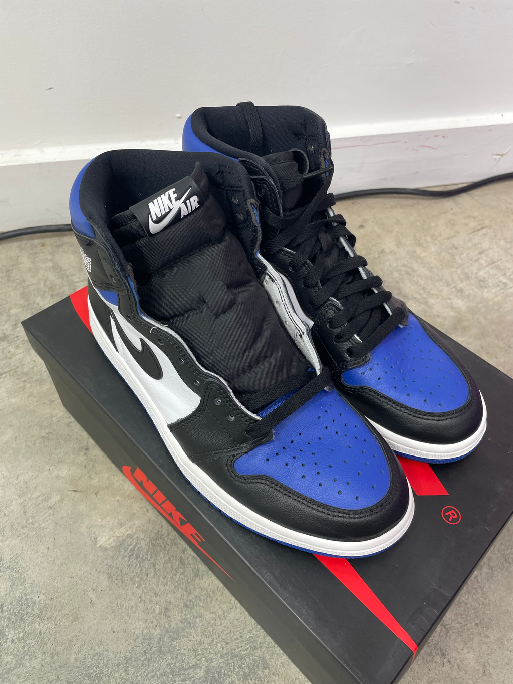 Jordan 1 Retro High Royal Toe Sz 8.5 (REP BOX)