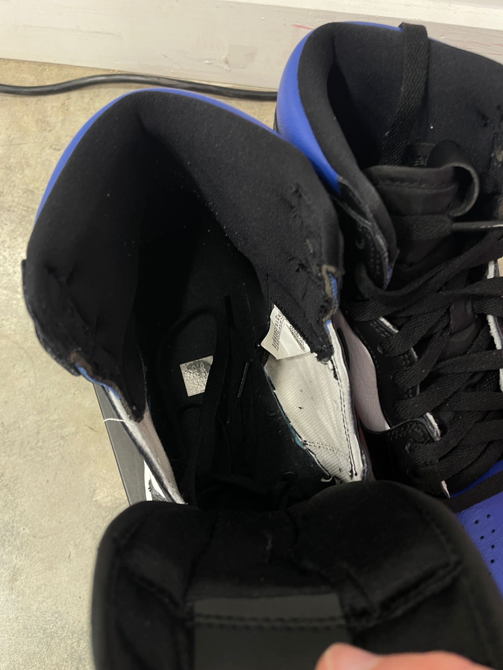 Jordan 1 Retro High Royal Toe Sz 8.5 (REP BOX)