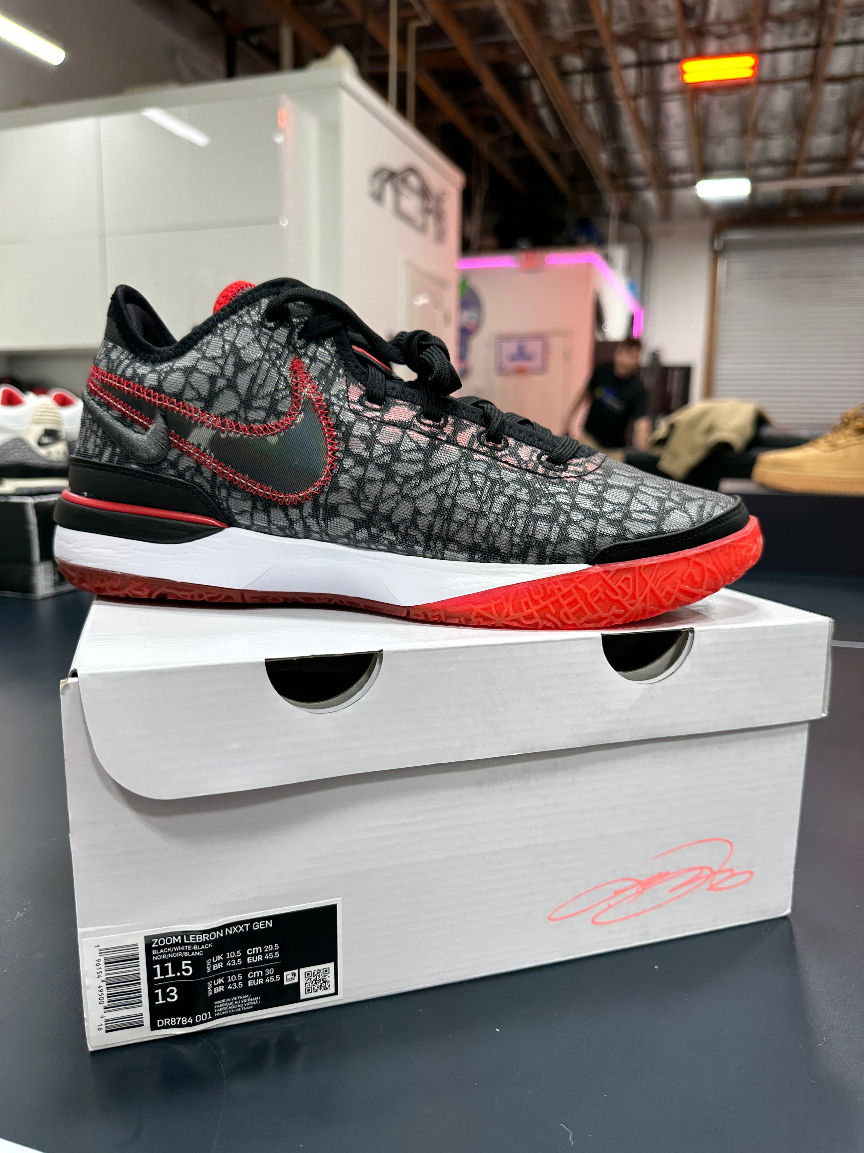 Zoom Lebron NXXT Gen Faze Clan Sz 11.5
