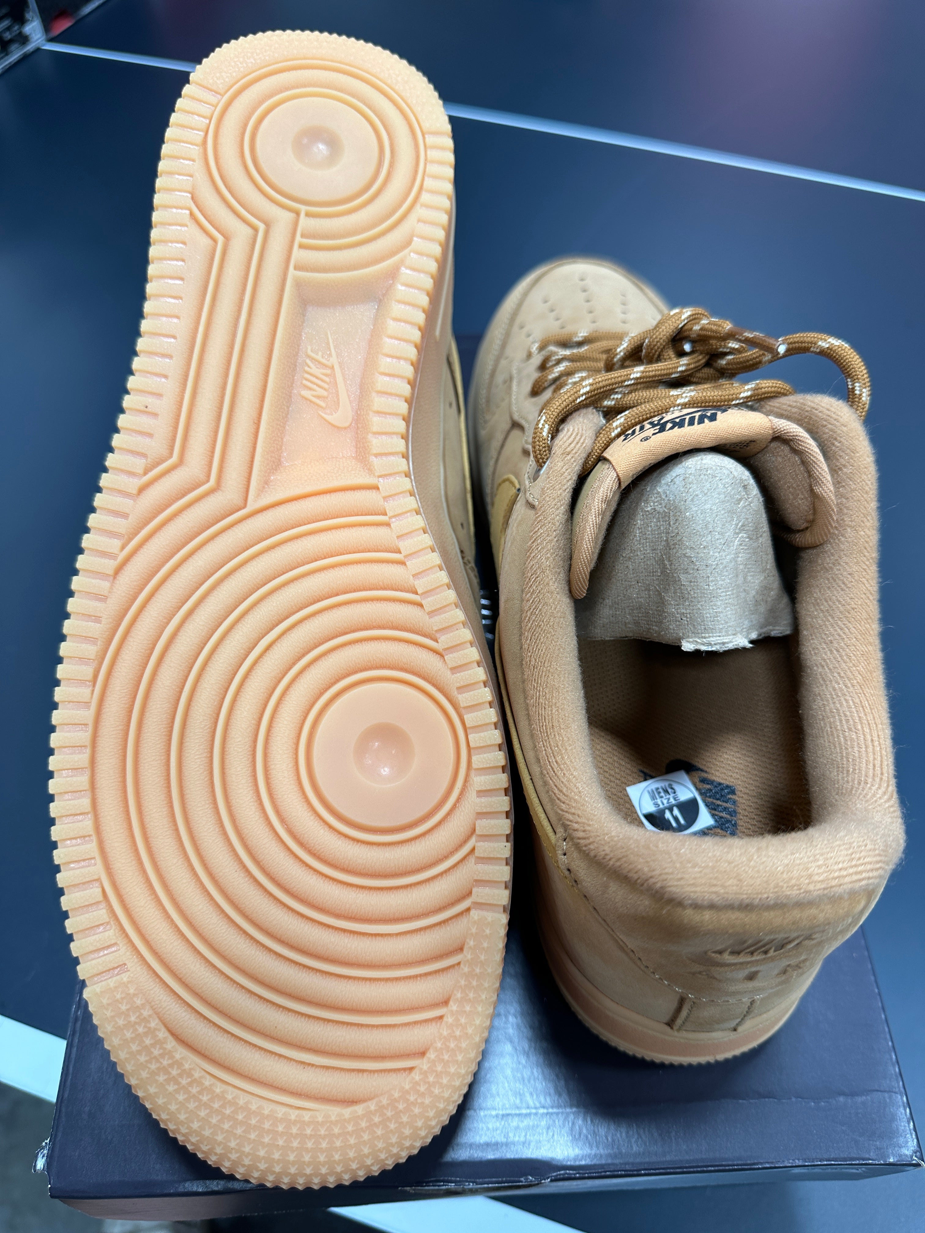 Air Force 1 Low Flax Wheat Sz 11