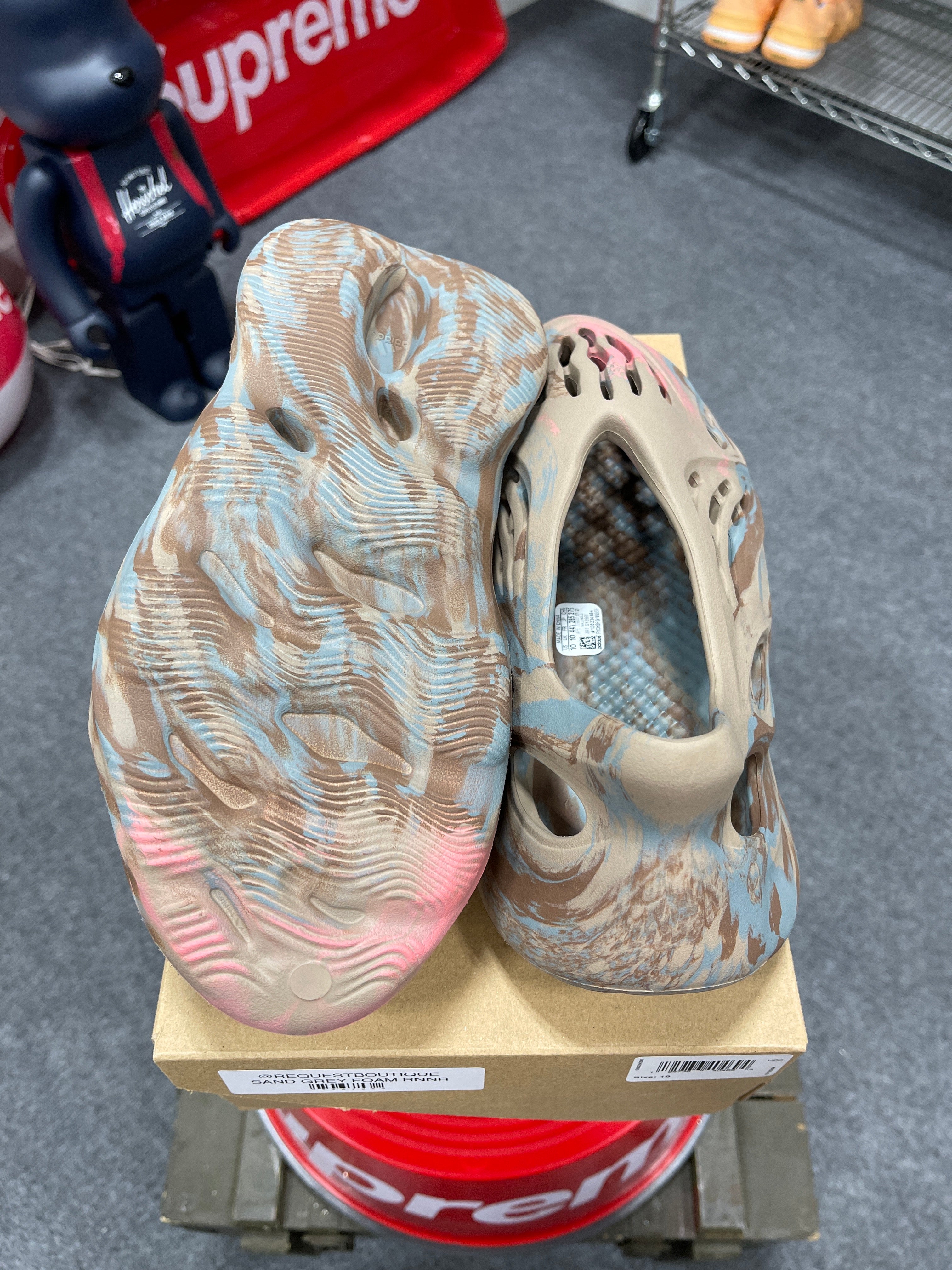 Yeezy Foam Runner Sand Grey Sz 10