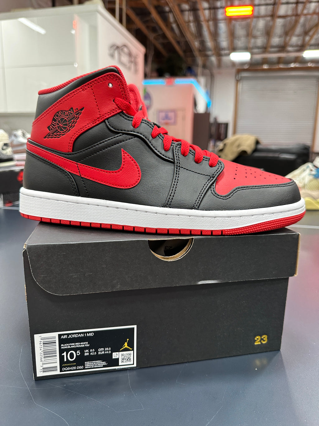 Air Jordan 1 Mid Bred Sz 10.5