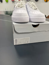 Load image into Gallery viewer, Nike Air Force 1 Sz 10.5
