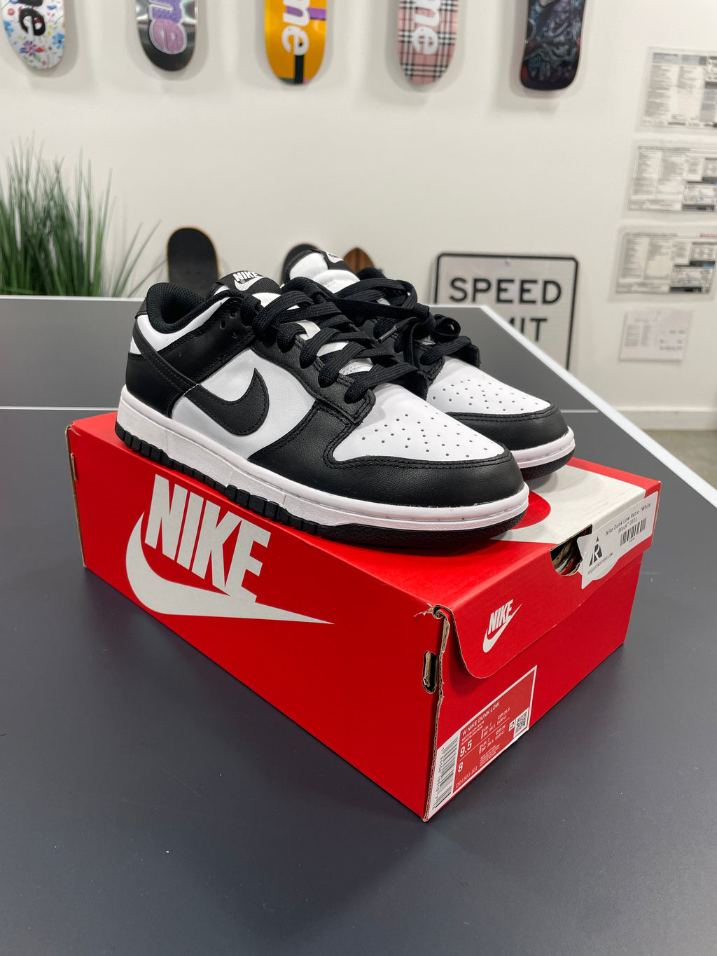Nike Dunk Low Retro Panda Sz 8M/9.5W