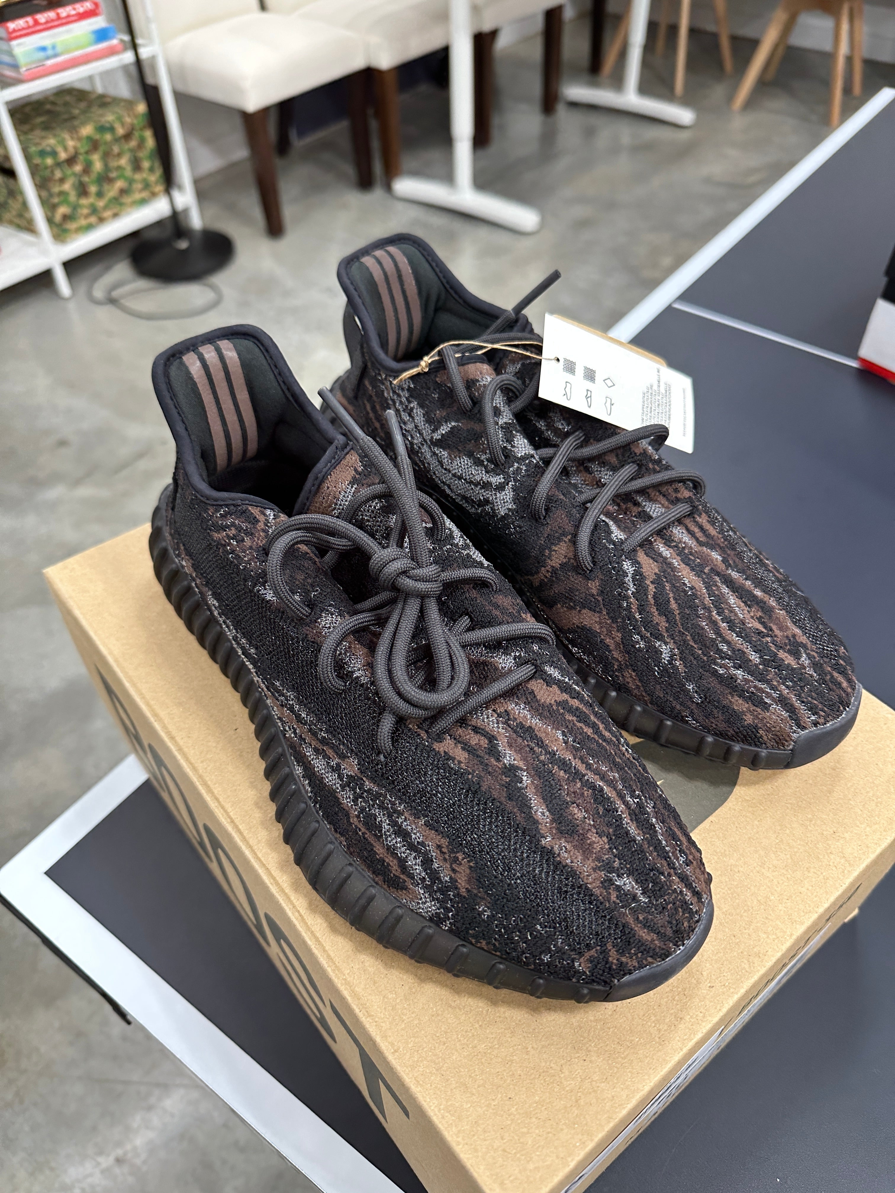 Yeezy 350 V2 Mx Rock Sz 10