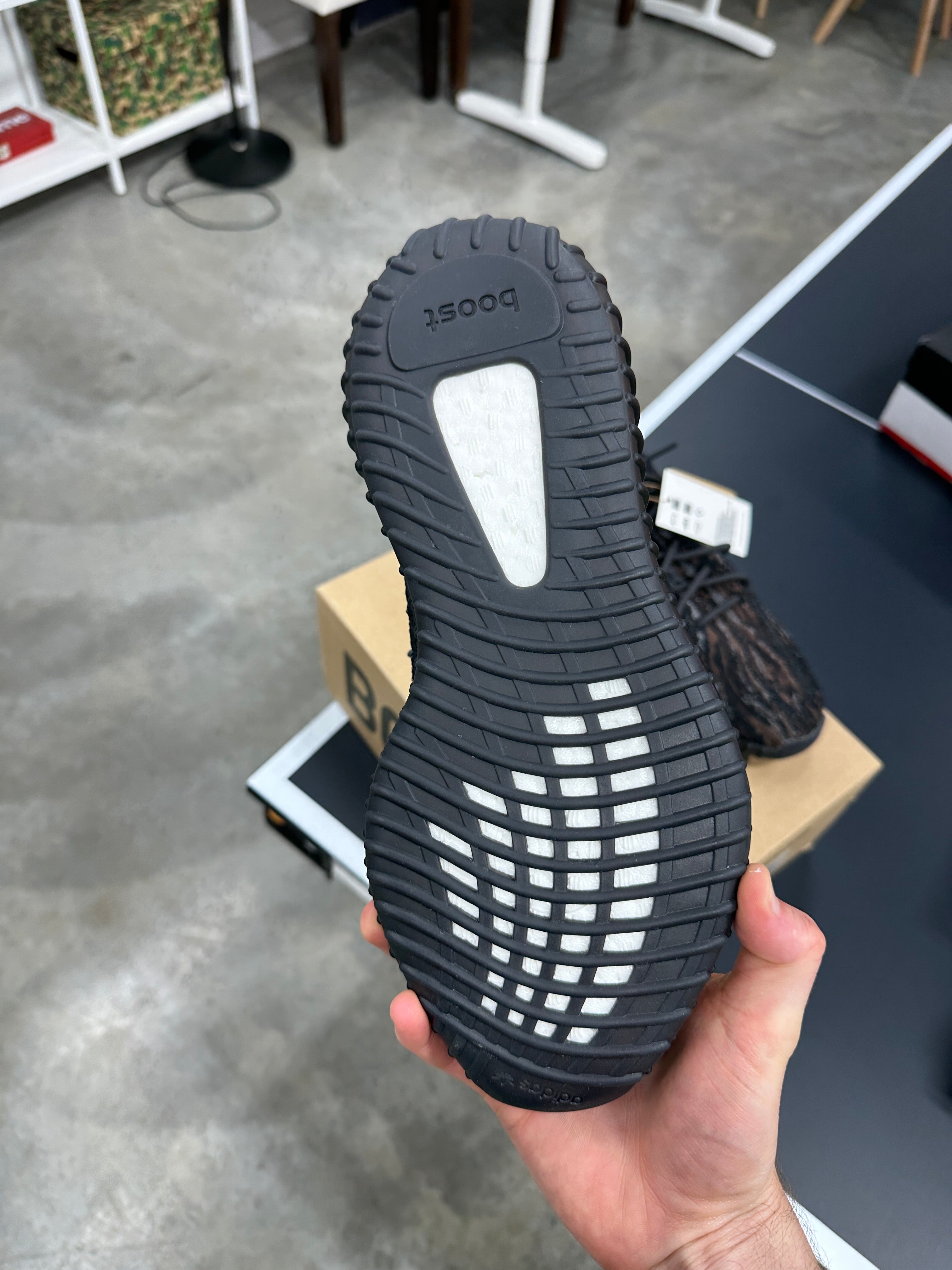 Yeezy 350 V2 Mx Rock Sz 10