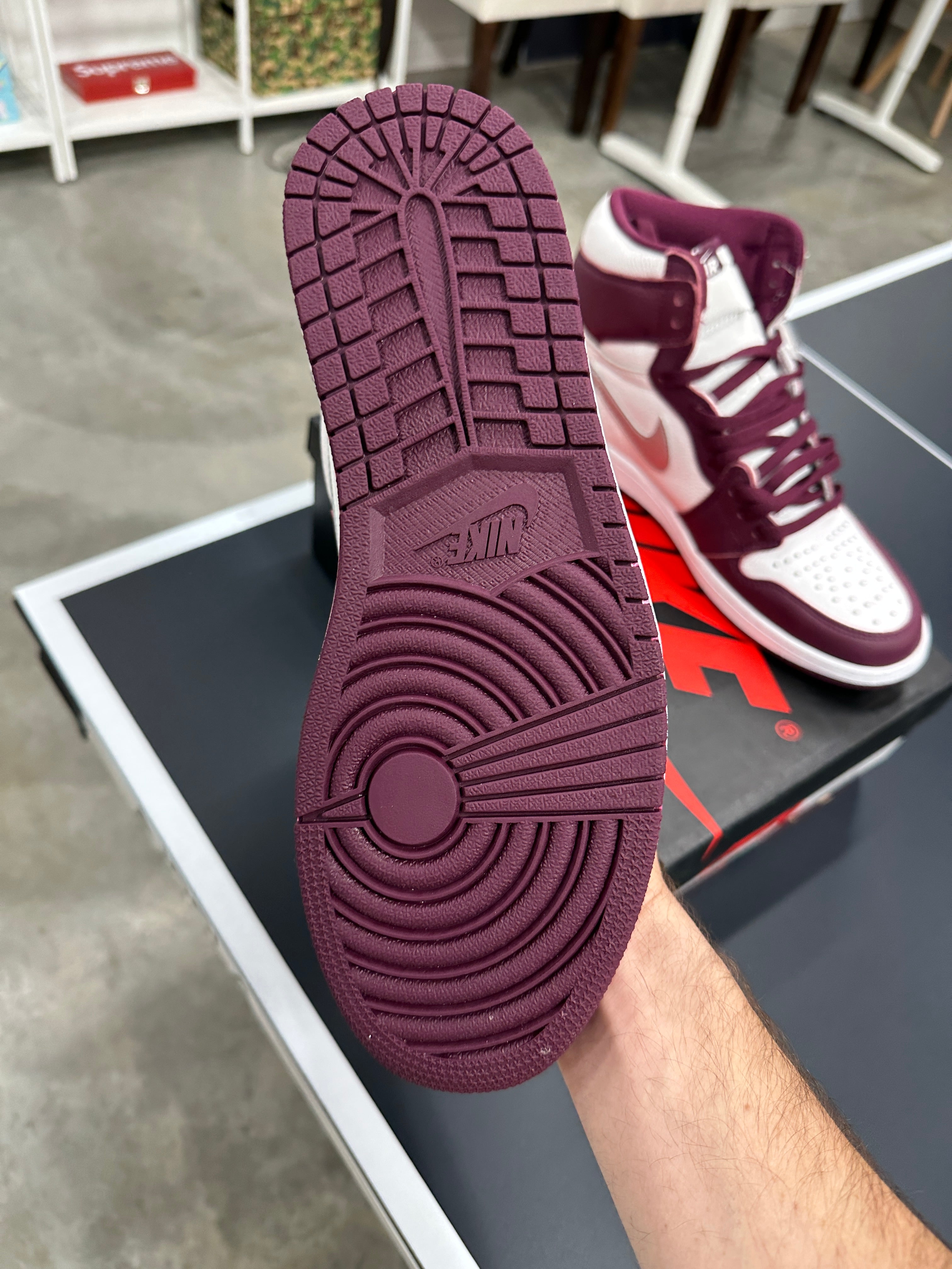 Air Jordan 1 Bordeaux Sz 11