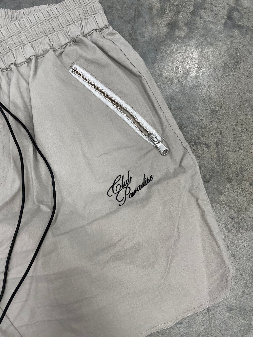Club Paradise Shorts Sz M