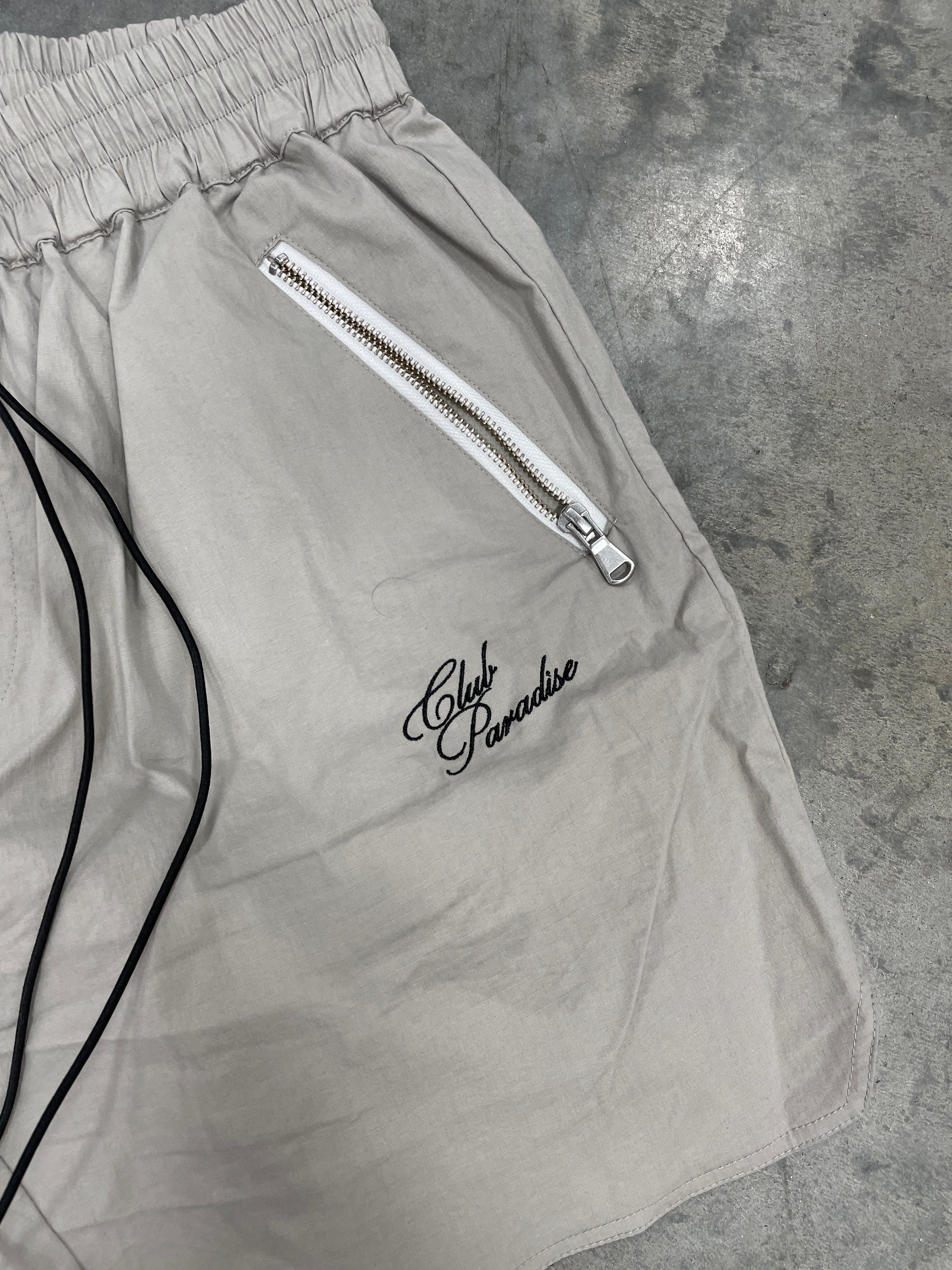 Club Paradise Shorts Sz M
